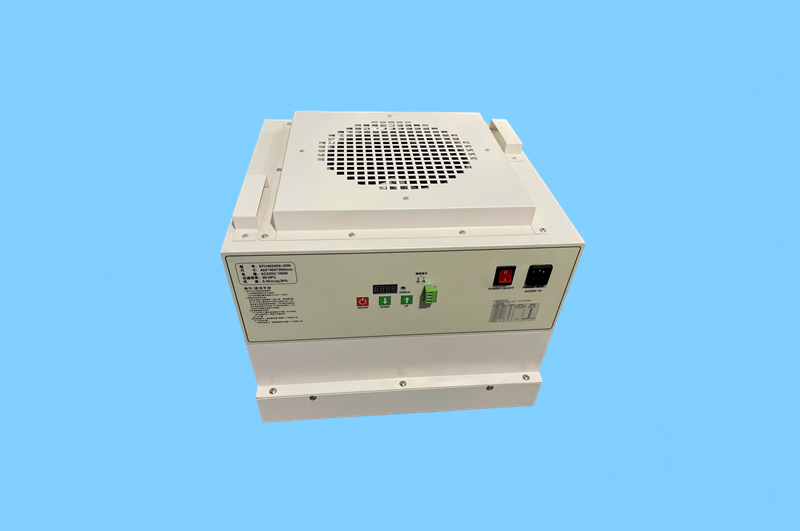 Deshengxin یونیزه کننده FFU مجهز به میله های یون ساز یکپارچه برای خنثی سازی الکترواستاتیک فعال در فرآیندهای لیتوگرافی نیمه هادی.